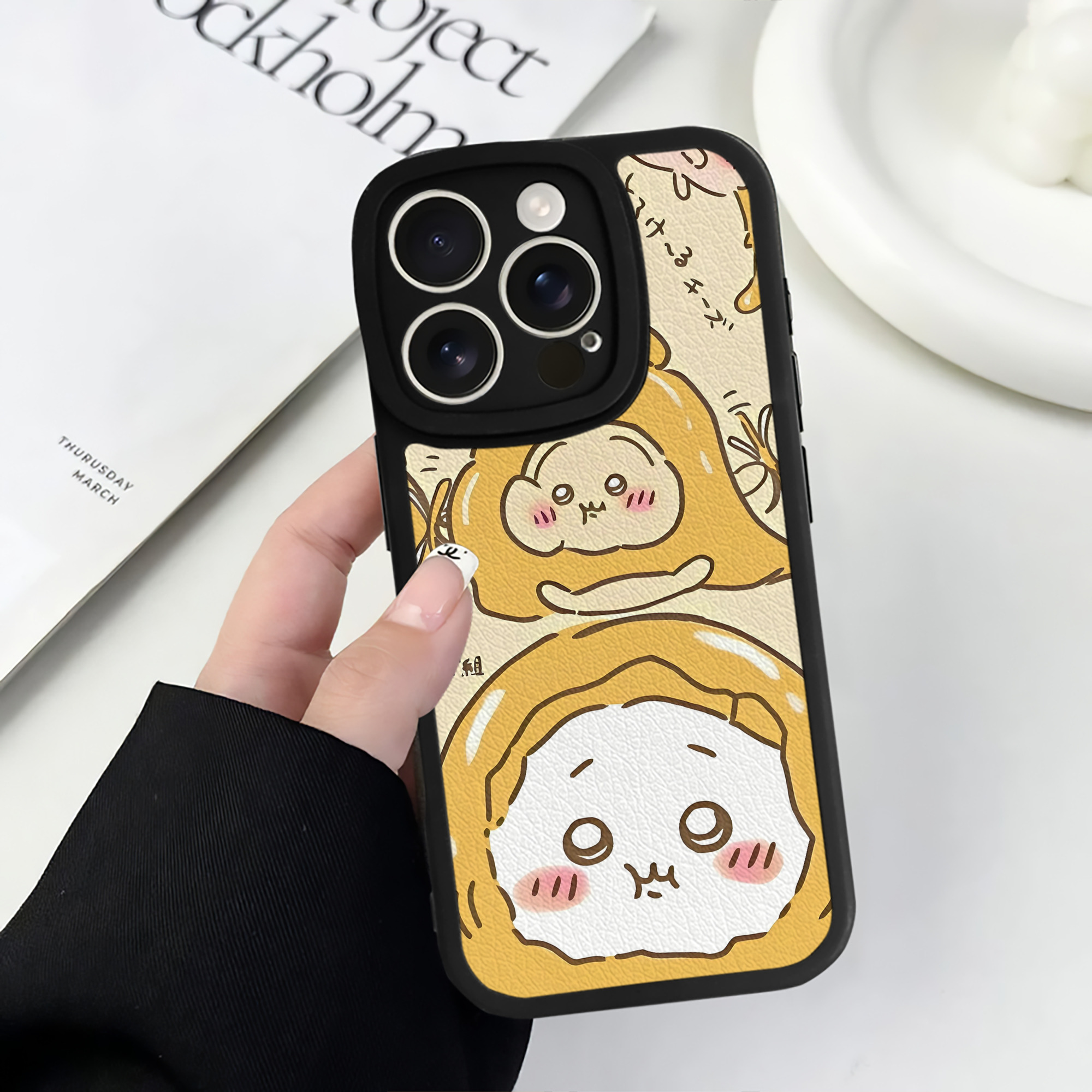 （画像用） ちいかわ Chii-kawa 【iPhone 16シリーズ対応】シリコンスマホケース（レザー調） 材質：シリコン